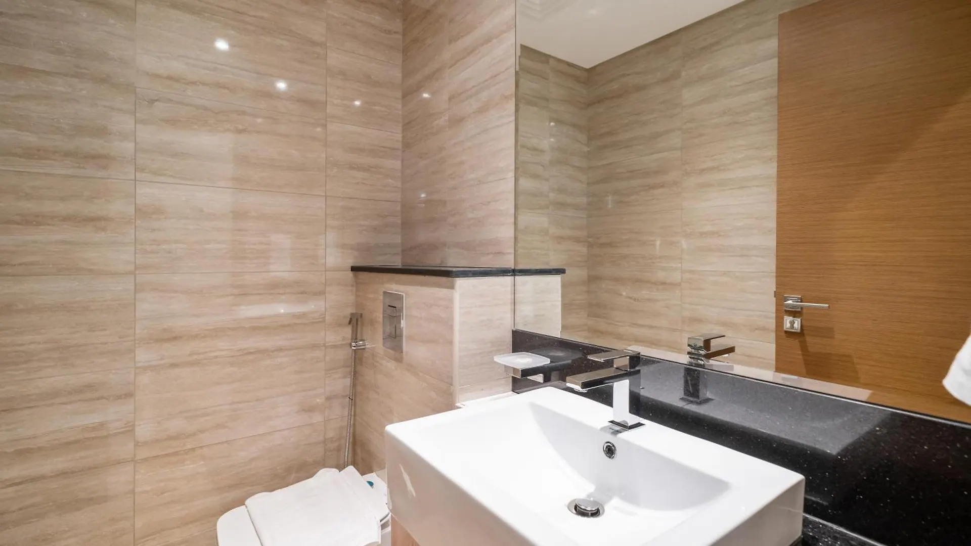 Modern 2Br Missoni Design Canal-Side Elegance Dubai