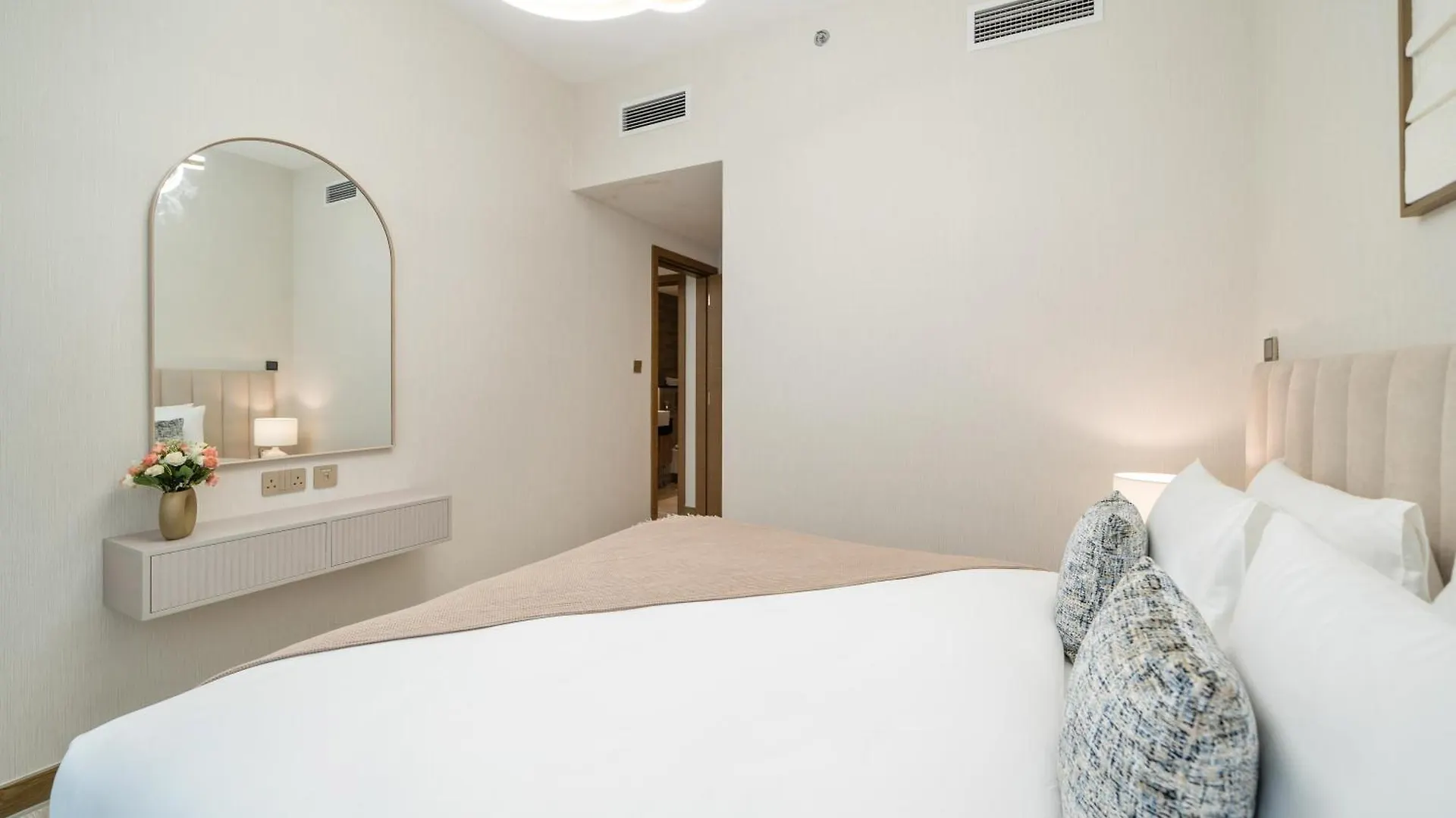 Modern 2Br Missoni Design Canal-Side Elegance Dubai