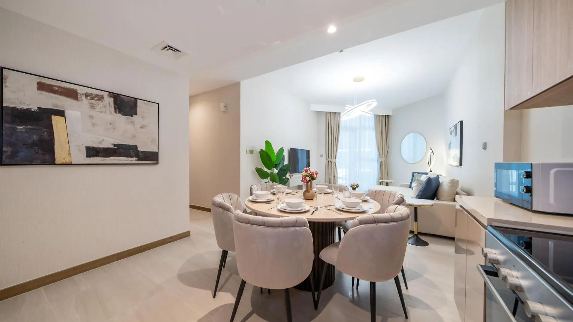 Modern 2Br Missoni Design Canal-Side Elegance Dubai Apartment