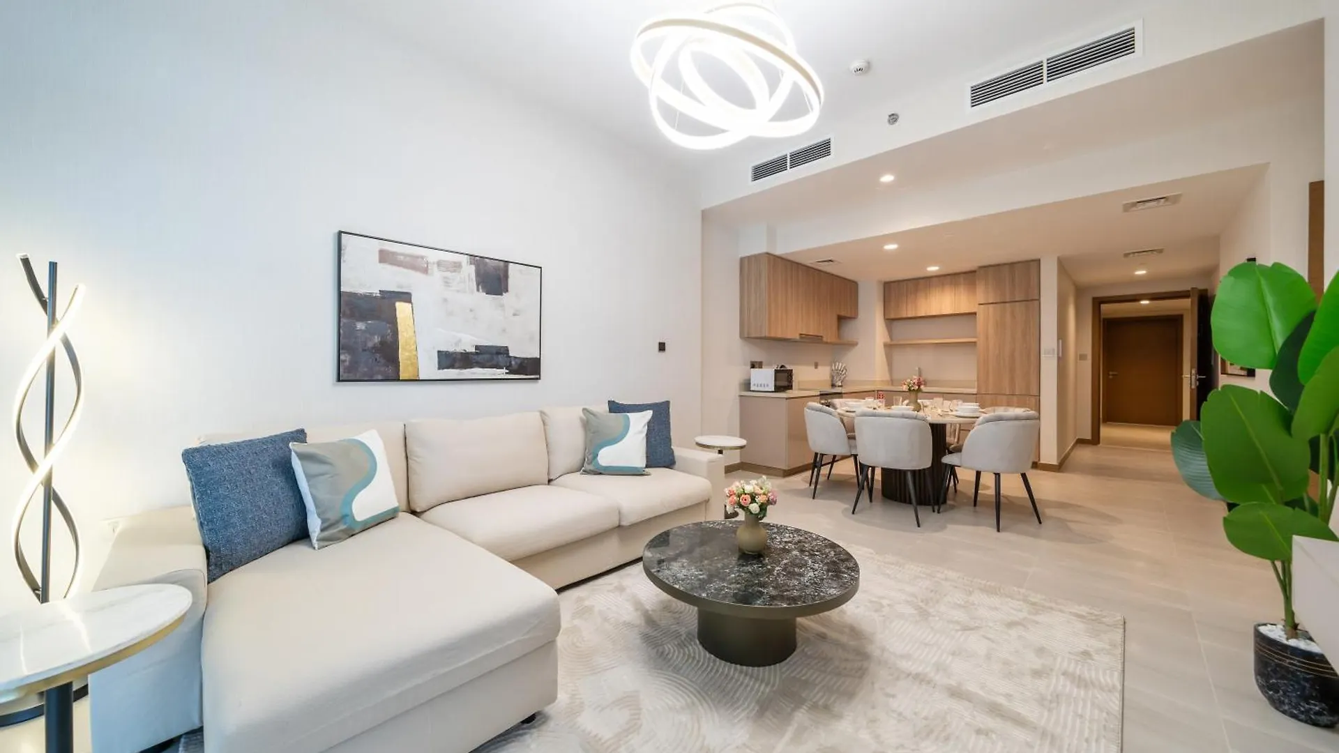 Apartment Modern 2Br Missoni Design Canal-Side Elegance Dubai