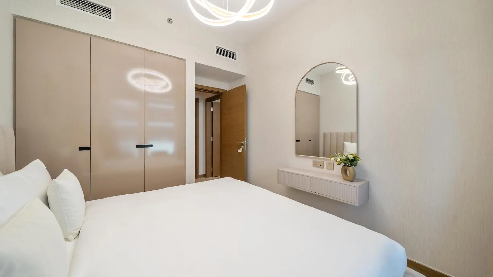 Modern 2Br Missoni Design Canal-Side Elegance Dubai